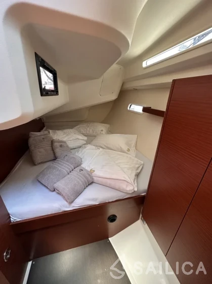 Hanse 388 - Yacht Charter Sailica