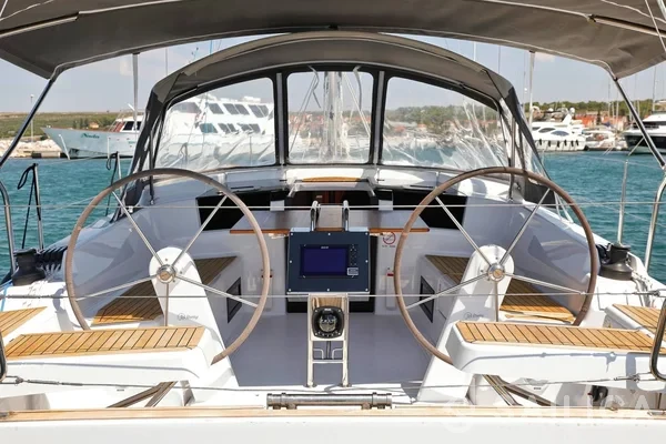 Hanse 388 - Yacht Charter Sailica