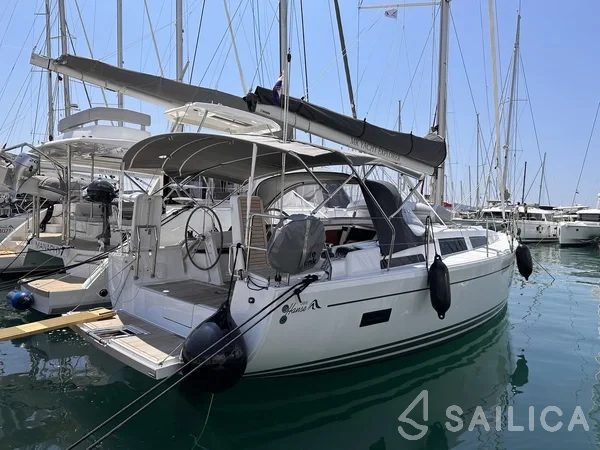Hanse 388 - Yacht Charter Sailica