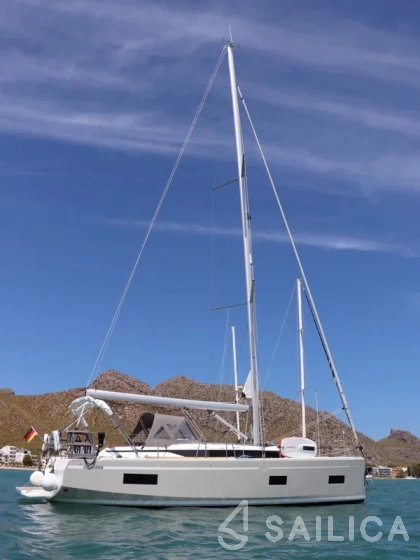 Bavaria C38 - Photo #50 Bavaria C38 - Yacht Charter Sailica