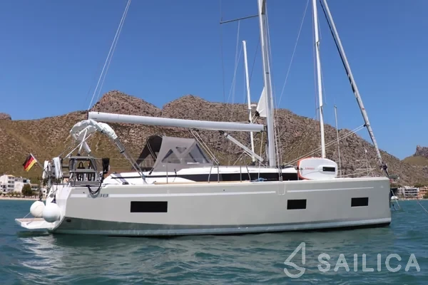 Bavaria C38 - Photo #46 Bavaria C38 - Yacht Charter Sailica