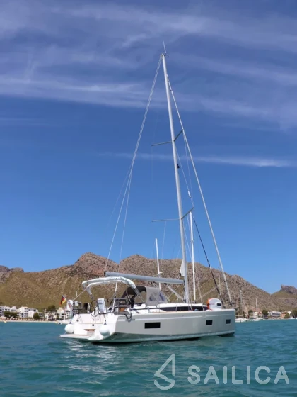 Bavaria C38 - Photo #52 Bavaria C38 - Yacht Charter Sailica