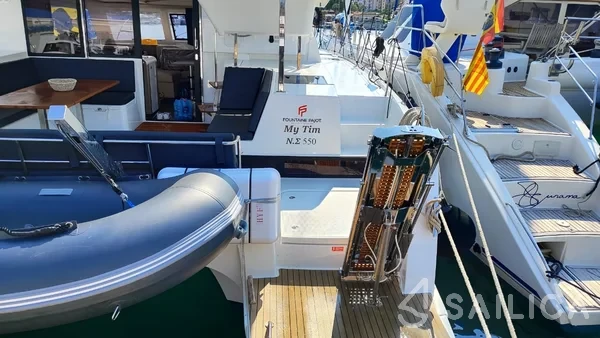Isla 40 - Yacht Charter Sailica