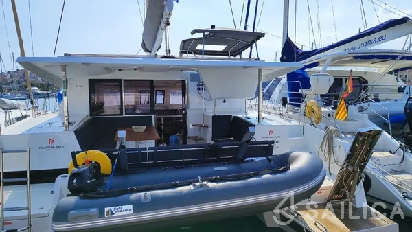 Isla 40 - Yacht Charter Sailica