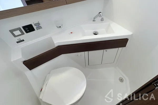 Oceanis 46.1 - Yacht Charter Sailica