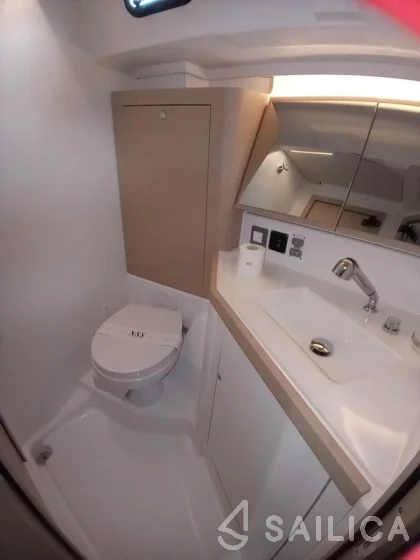 Oceanis 46.1 - Yacht Charter Sailica