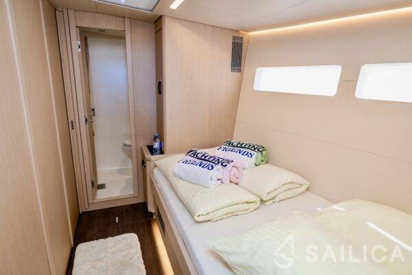 Jeanneau 60 - Yacht Charter Sailica