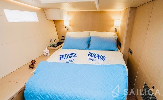 Jeanneau 60 - Yacht Charter Sailica