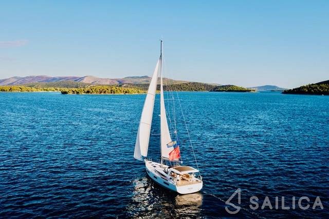 Jeanneau 60 - Yacht Charter Sailica
