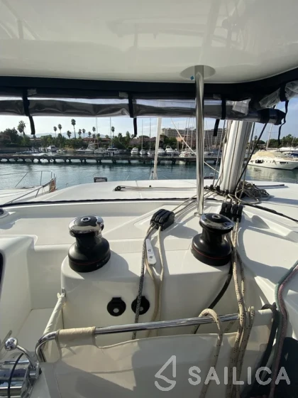 Lagoon 42 - Yacht Charter Sailica