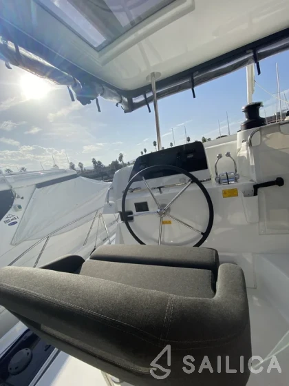 Lagoon 42 - Yacht Charter Sailica