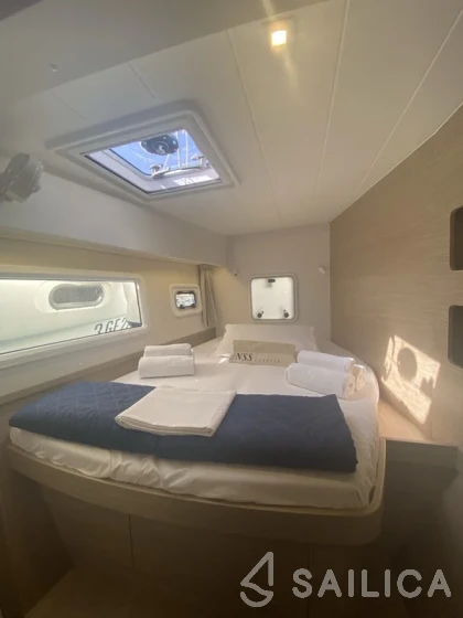 Lagoon 42 - Yacht Charter Sailica