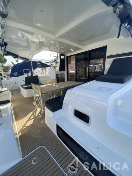 Lagoon 42 - Yacht Charter Sailica