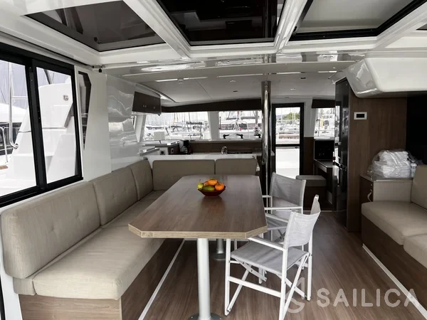 Bali 4.2 - Yacht Charter Sailica