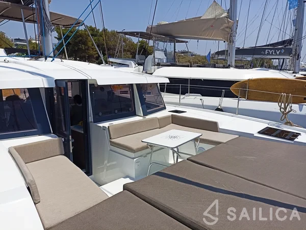 Bali 4.2 - Yacht Charter Sailica