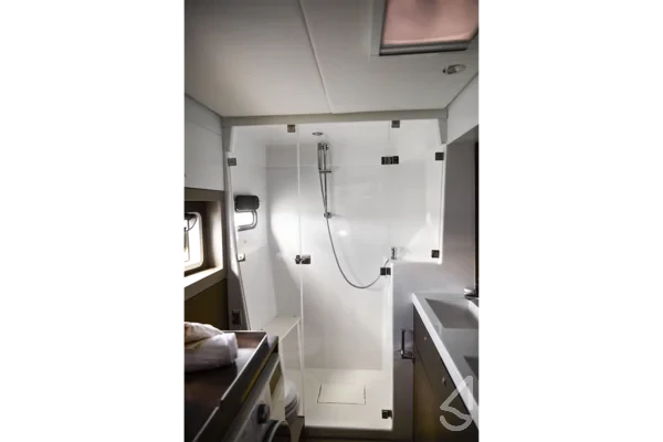 Bali 4.2 - Yacht Charter Sailica