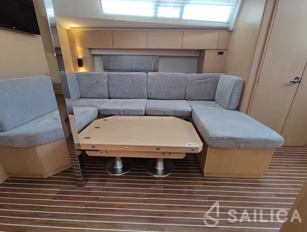 Bavaria C42 - Yacht Charter Sailica