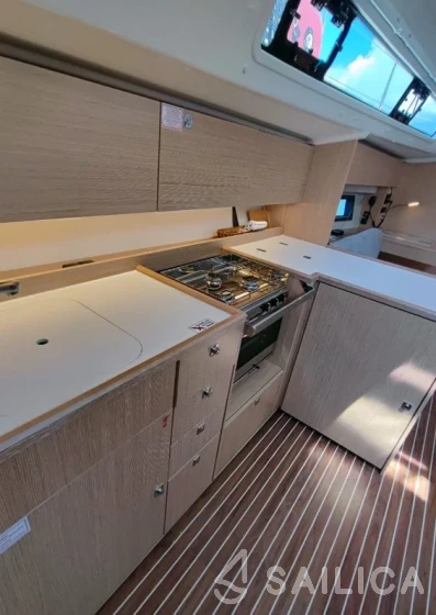 Bavaria C42 - Yacht Charter Sailica