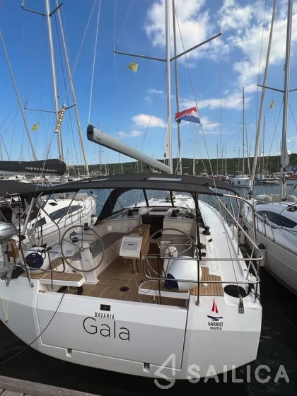 Bavaria C42 - Yacht Charter Sailica