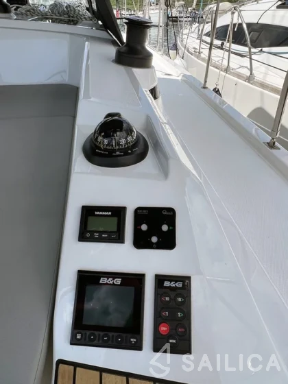 Bavaria C42 - Yacht Charter Sailica
