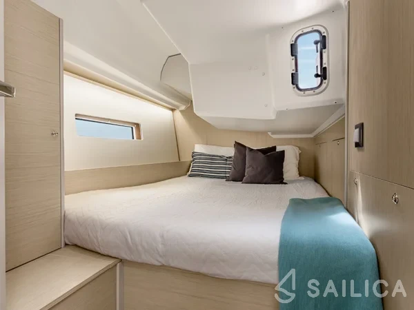 Oceanis 40.1 - Yacht Charter Sailica