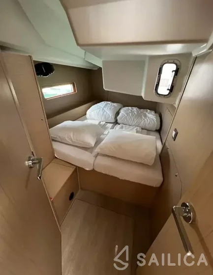 Oceanis 40.1 - Yacht Charter Sailica