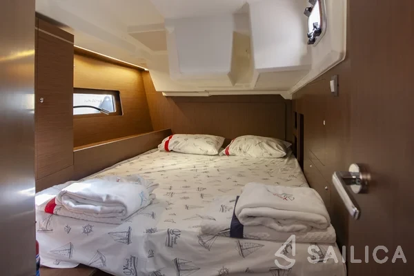 Oceanis 46.1 - Yacht Charter Sailica
