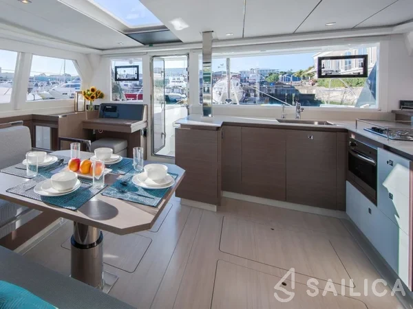 Leopard 42 - Yacht Charter Sailica