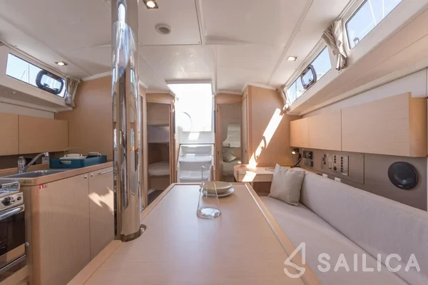 Oceanis 38.1 - Yacht Charter Sailica