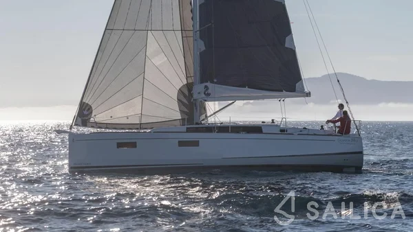 Oceanis 38.1 - Yacht Charter Sailica