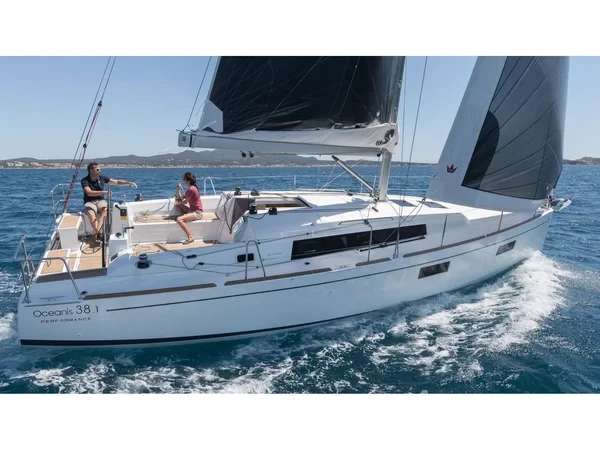 Oceanis 38.1 - Yacht Charter Sailica