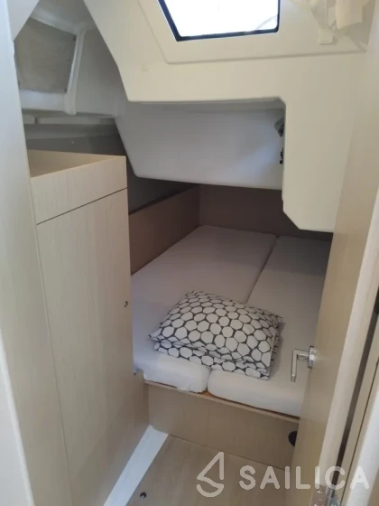 Oceanis 38.1 - Yacht Charter Sailica