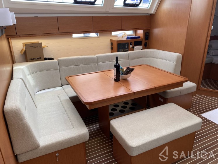 Bavaria 46 Cruiser - Yacht Charter Sailica