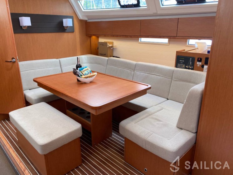 Bavaria 46 Cruiser - Yacht Charter Sailica