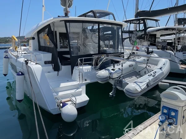 Lagoon 40 - Yacht Charter Sailica