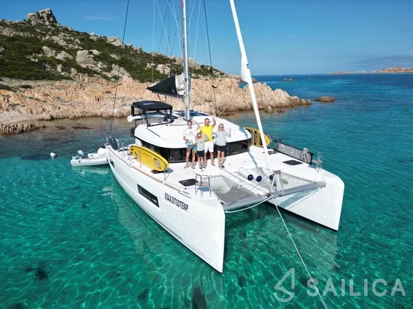 Lagoon 40 - Yacht Charter Sailica
