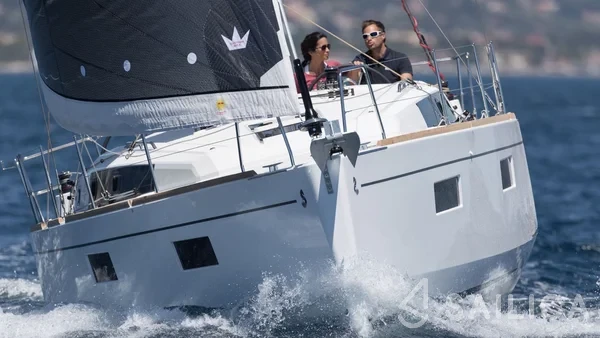 Oceanis 38.1 - Yacht Charter Sailica