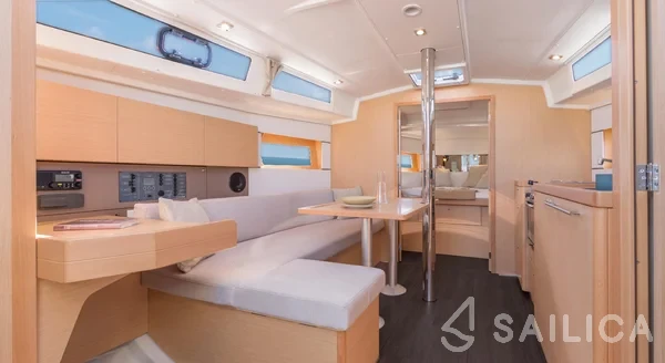 Oceanis 38.1 - Yacht Charter Sailica