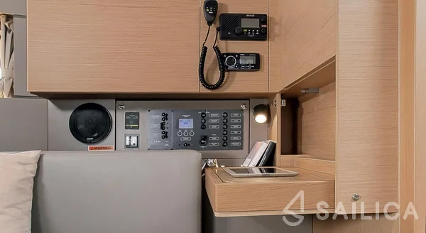 Oceanis 38.1 - Yacht Charter Sailica
