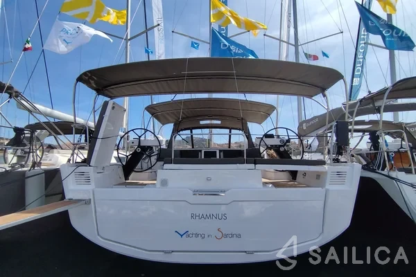Dufour 530 - Yacht Charter Sailica