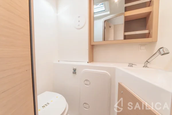 Lagoon 42 - Yacht Charter Sailica