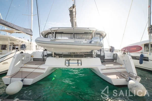 Lagoon 42 - Yacht Charter Sailica