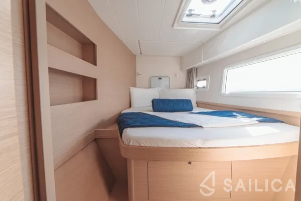 Lagoon 42 - Yacht Charter Sailica