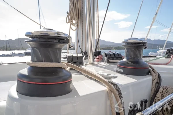 Lagoon 42 - Yacht Charter Sailica