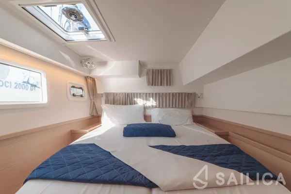 Lagoon 42 - Yacht Charter Sailica