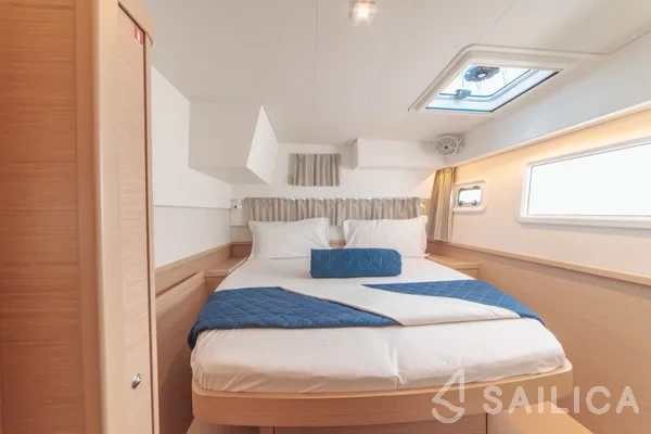 Lagoon 42 - Yacht Charter Sailica