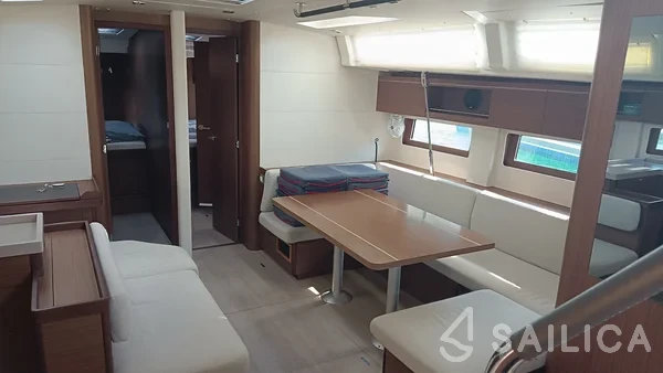 Oceanis 51.1 - Yacht Charter Sailica