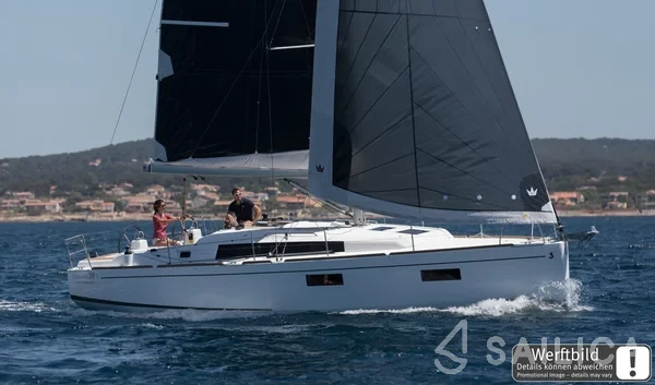 Oceanis 38.1 - Yacht Charter Sailica