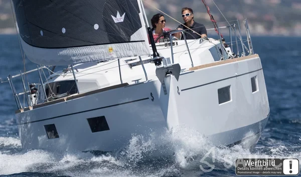 Oceanis 38.1 - Yacht Charter Sailica