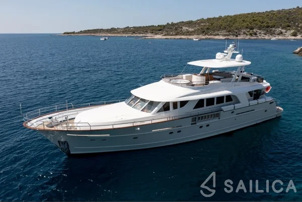 Motoryacht - Yacht Charter Sailica